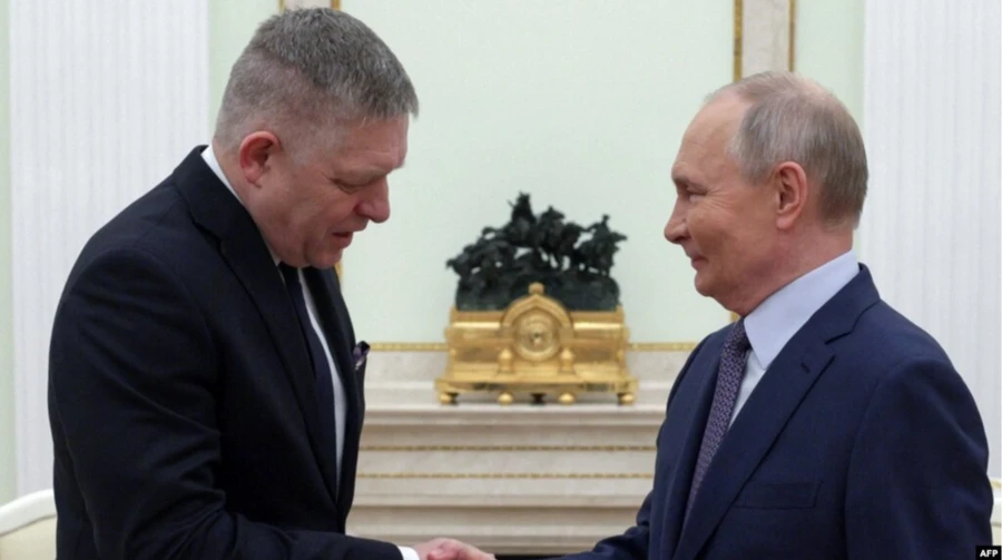 Роберт Фіцо та Володимир Путін під час зустрічі