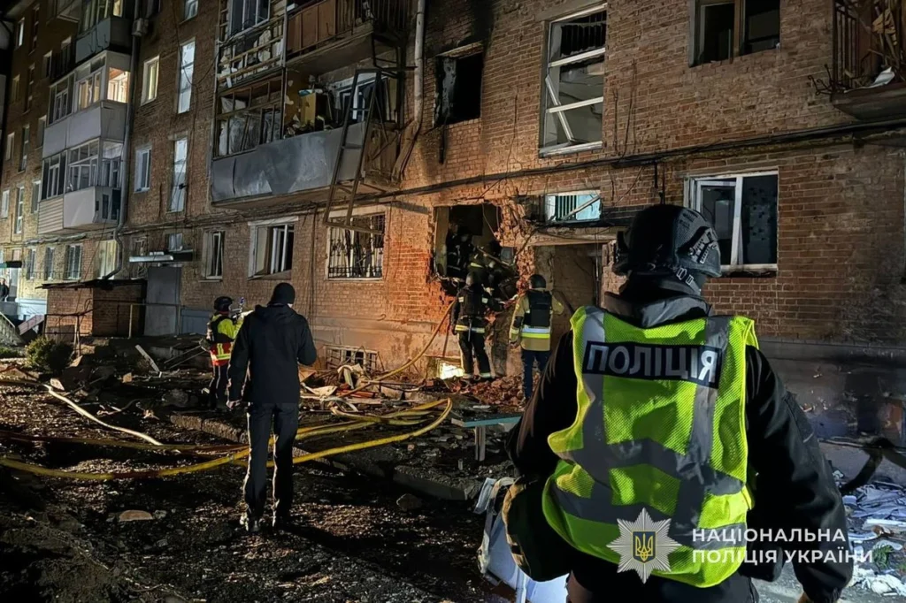 Росія двічі за день атакувала багатоповерхівки у Сумах: 17 постраждалих