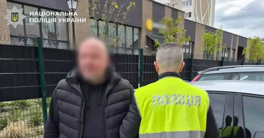 Поліція затримала 46-річного підозрюваного у стрілянині на вулиці Мрії у Святошинському районі Києва