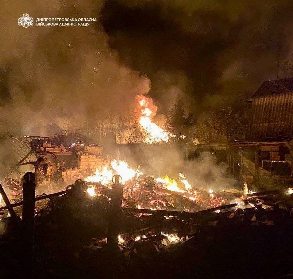 Пожежа після російської атаки на Дніпропетровщину