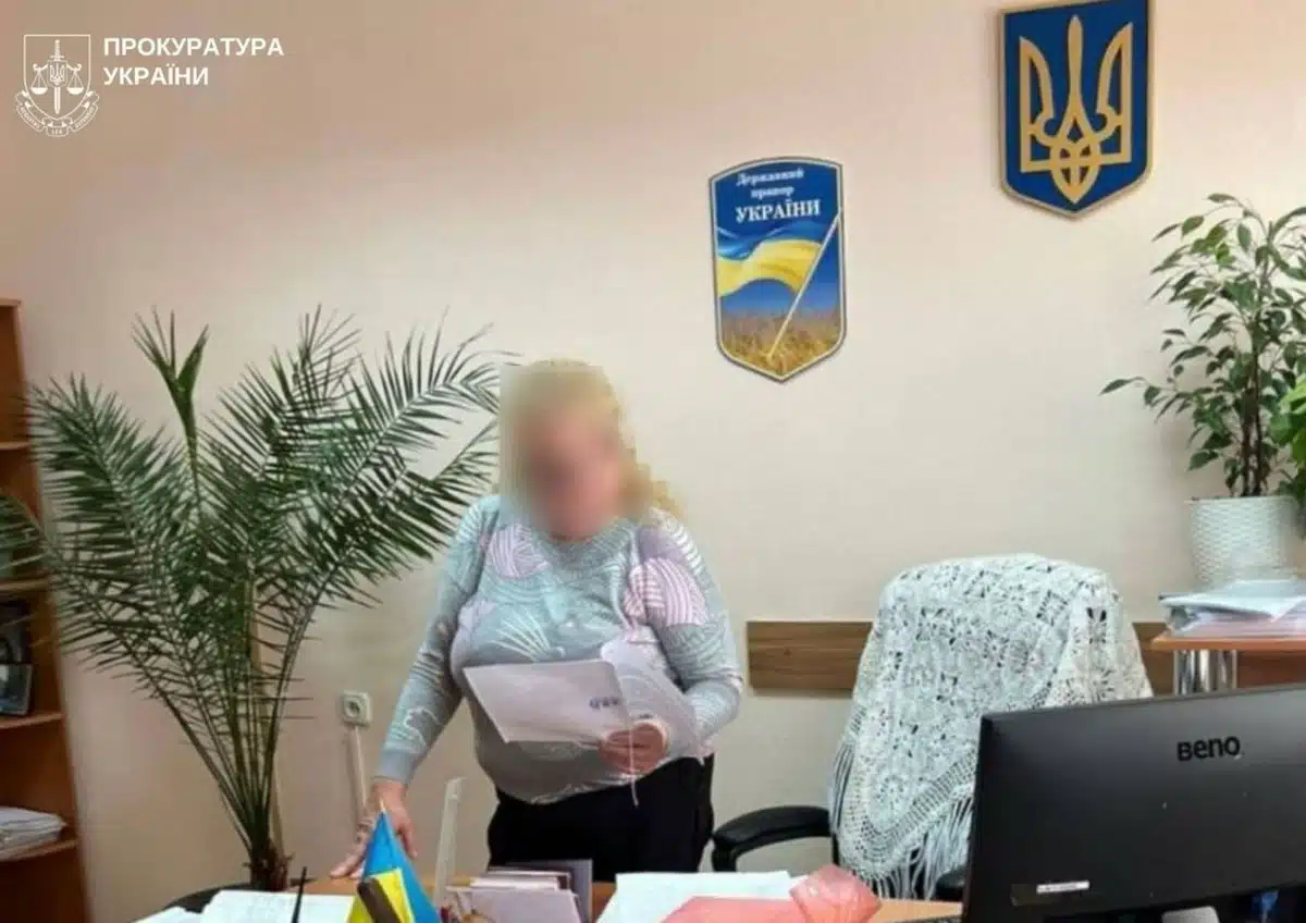 Колишня суддя Лариса Богомолова під час слідчих дій у справі про державну зраду