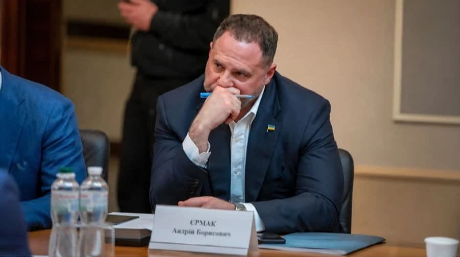 Єрмак залишається під е-браслетом після рішення суду про відмову у знятті обмежень