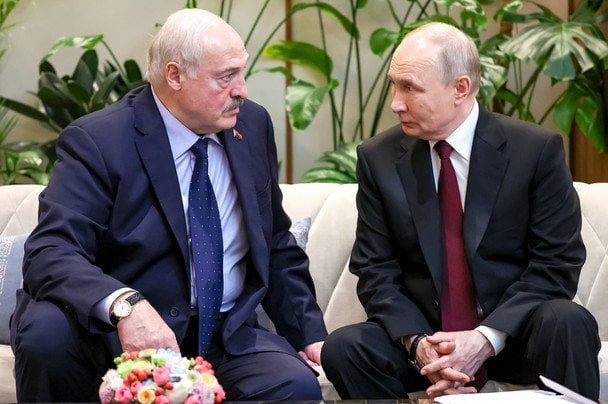 Лукашенко Путін обговорюють умови відсторонення від влади на зустрічі лідерів