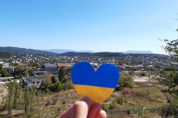 вибухи Керч вночі — мешканці міста повідомляють про гучні звуки