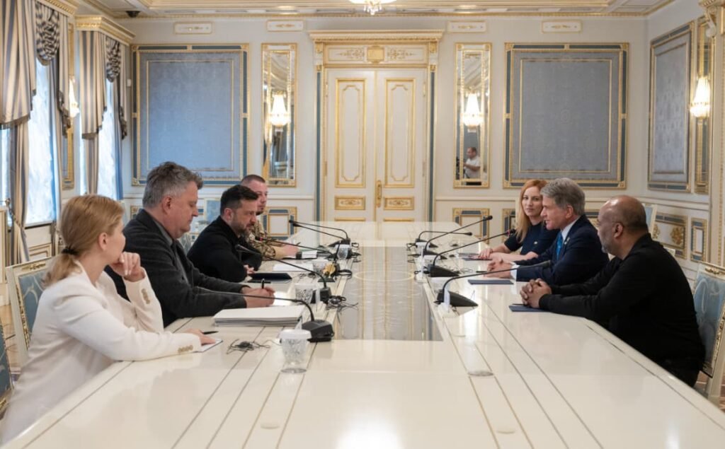 Зеленський і Маккоул під час зустрічі в Києві для обговорення підтримки України