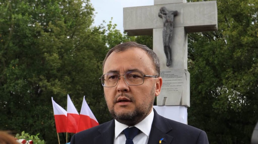 Посол України вшановує жертв Волинської трагедії на церемонії у Варшаві