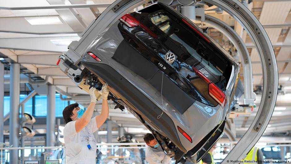 Volkswagen скорочення до 50 000 робочих місць на заводах концерну у 2025 році