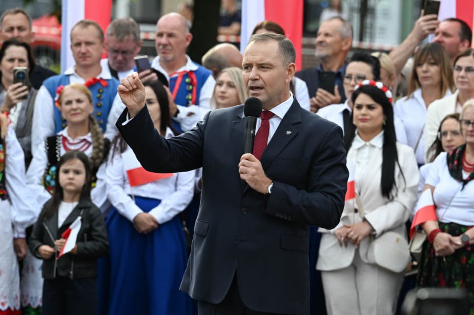 Навроцький пропонує провести референдум клімат ЄС щоб визначити позицію Польщі