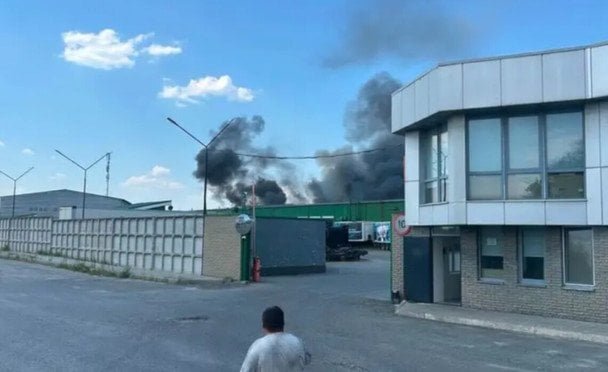 удар по складу ВООЗ у Дніпрі після російського ракетного обстрілу