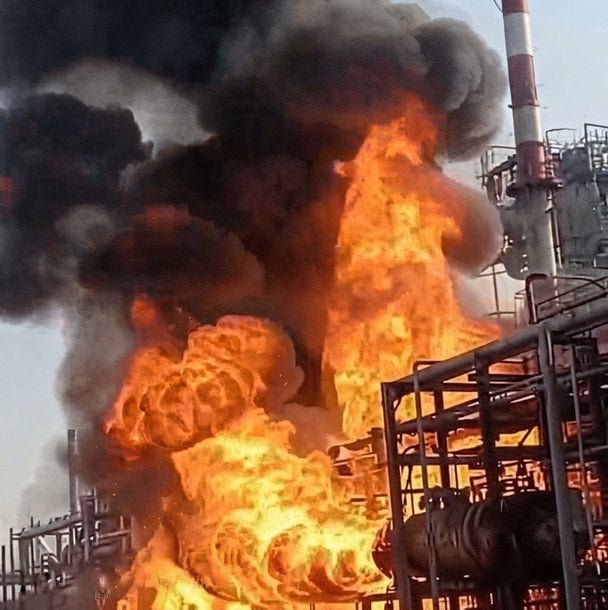 удар по Пермі — ЗСУ атакували нафтопереробний завод та знищили російський Су-34