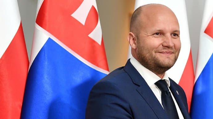 напад Словаччина на проукраїнського ексміністра на вулиці міста