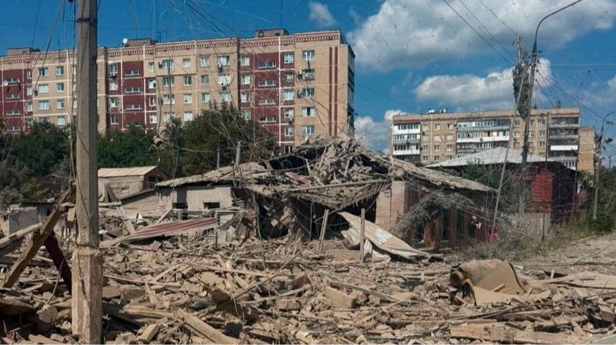 евакуація Донеччина — понад 12 тисяч цивільних залишаються в зоні бойових дій