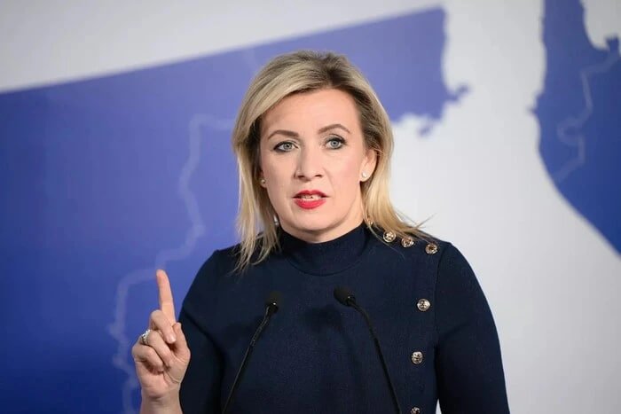 Захарова відповідає на заяви Навроцького щодо України на прес-конференції