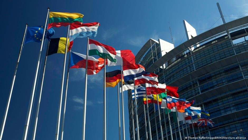 Засідання Європейського парламенту щодо допомоги Україні ЄС під час дебатів про підтримку