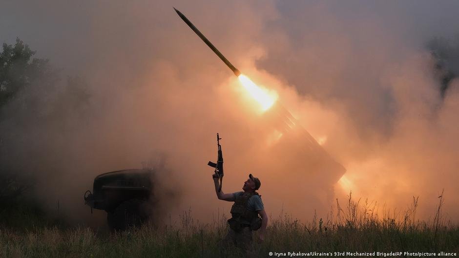 Білецький повідомляє про розгром північного угруповання РФ на Донеччині під час брифінгу