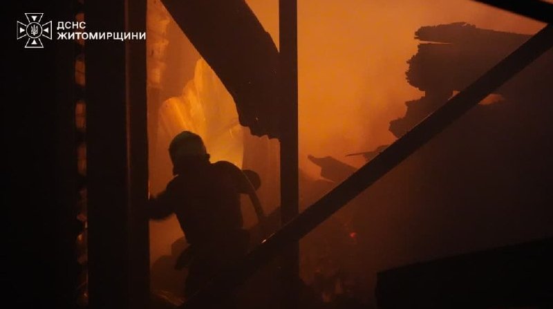 удар Житомирщина — зруйнований індустріальний парк після російського обстрілу, двоє загиблих