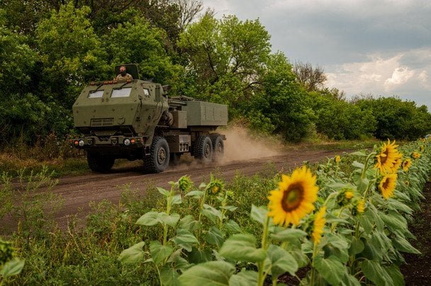 ЗСУ наступ на ключовому напрямку: українські військові просуваються вперед на передовій