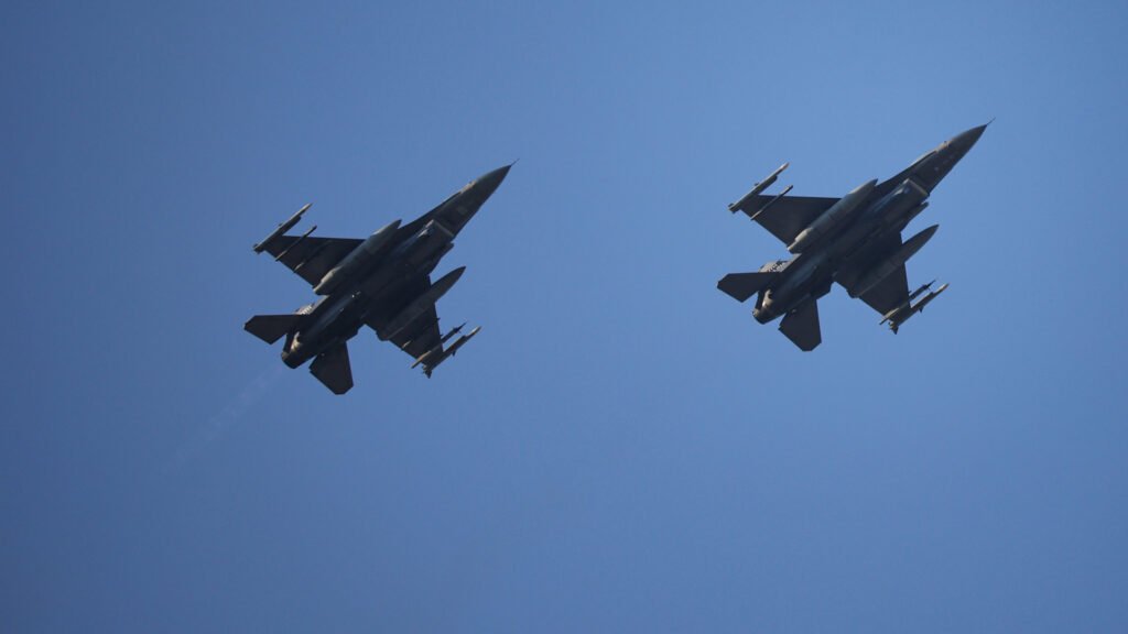 F-16 Румунія піднімає винищувач біля кордону з Україною для перехоплення повітряної цілі