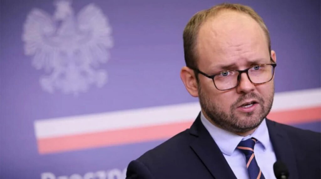 Навроцький звинуватив уряд Туска у маніпуляціях під час політичної суперечки