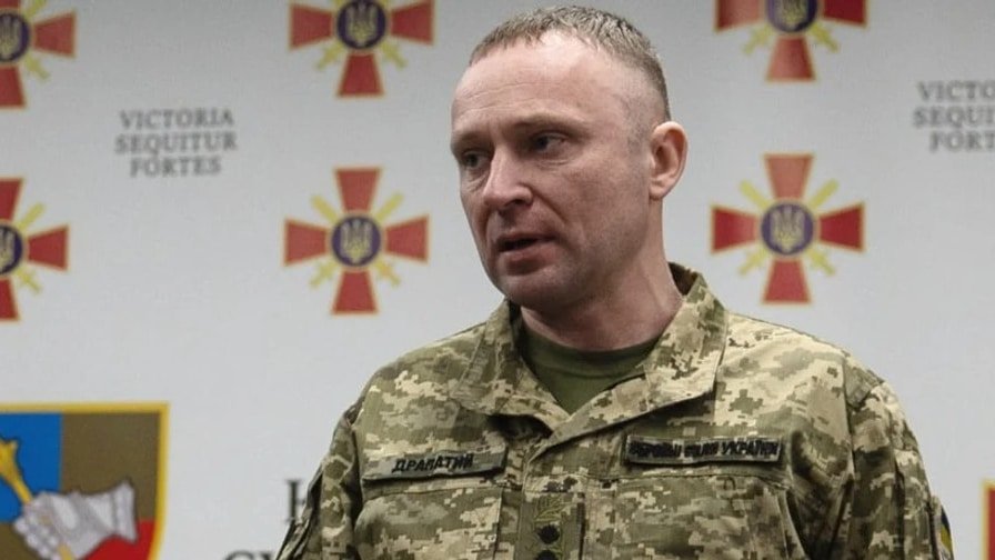 Генштаб офіцери з бойовим досвідом під час перегляду кадрового складу командуванням