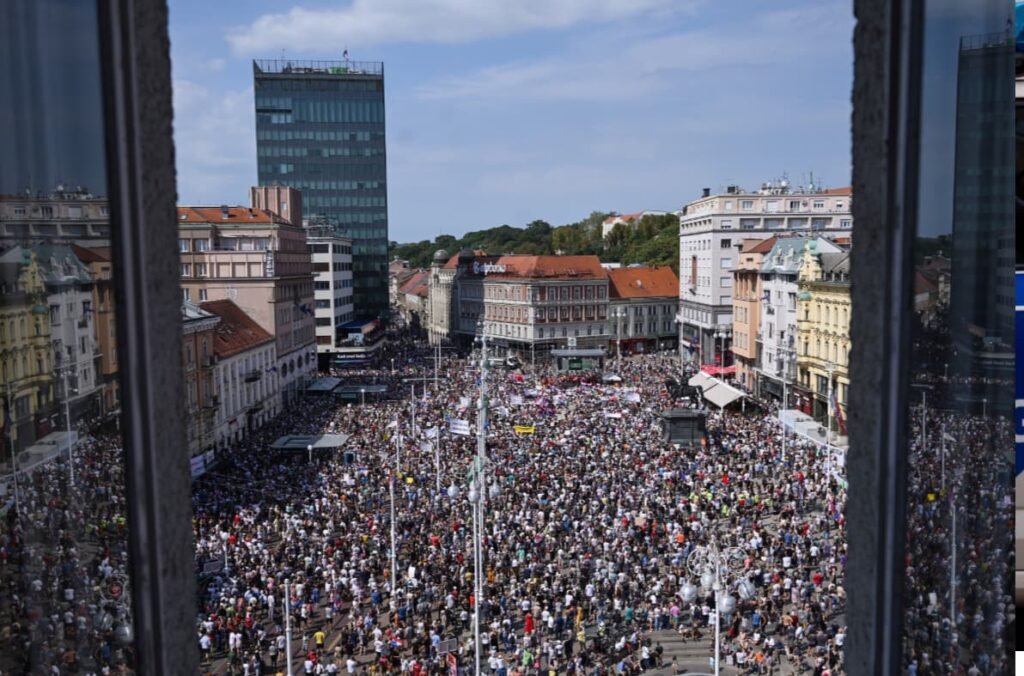 протести Хорватія проти токсичного сміттєзвалища — громадяни вийшли на вулиці
