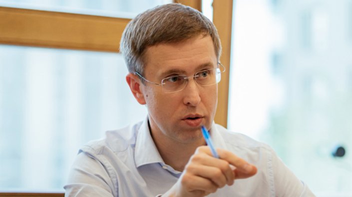 Корецький та Домбровскіс обговорюють оборонний бюджет України на офіційній зустрічі