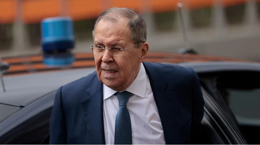 паспорт ОАЕ Лавров — родичі міністра отримали громадянство Еміратів згідно з розслідуванням ФБК