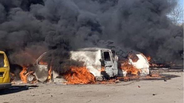 удар по Павлограду — поранений житель і палаючий автомобіль на місці атаки