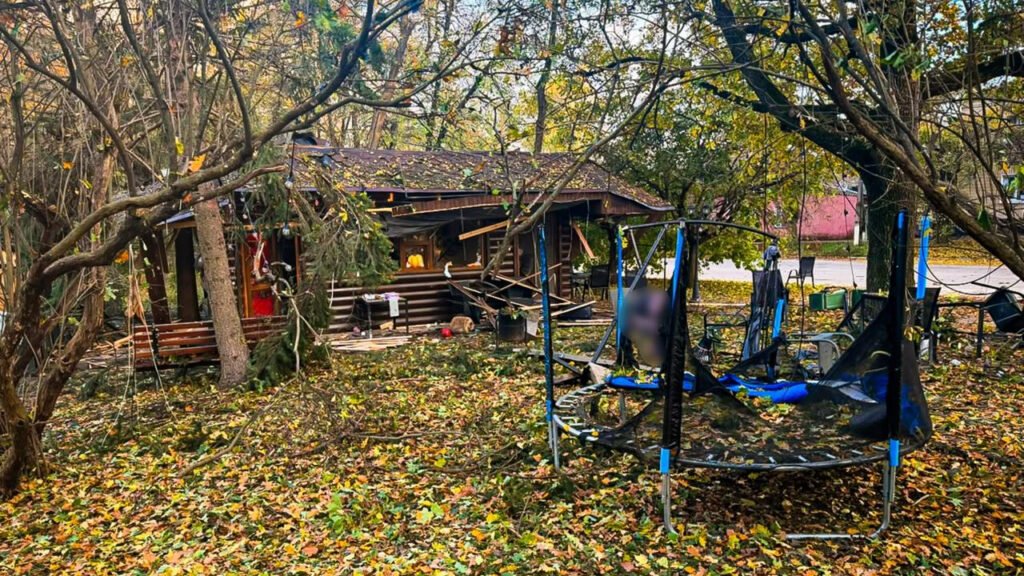 удар Нова Водолага по парку — троє загиблих і 15 поранених внаслідок російського обстрілу