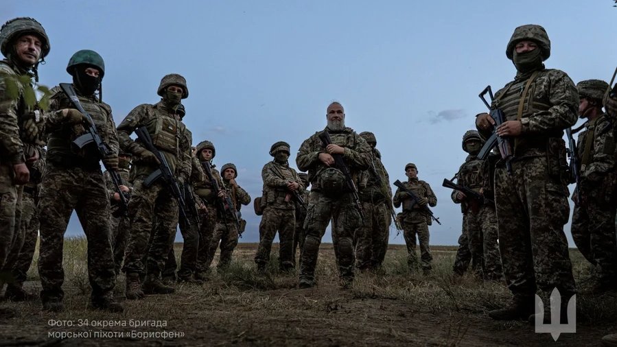 бойові зіткнення на фронті — українські захисники відбивають атаки противника на передовій