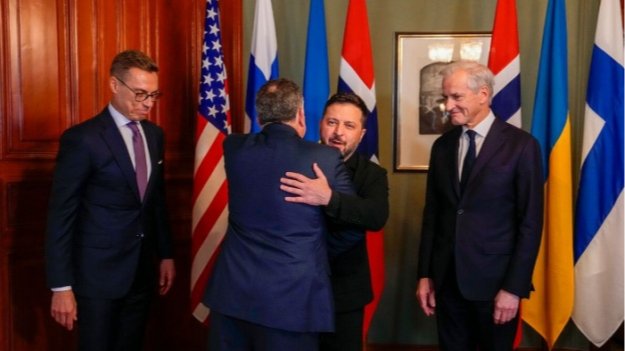 Зеленський та Віткофф під час зустрічі в Осло для обговорення мирного врегулювання