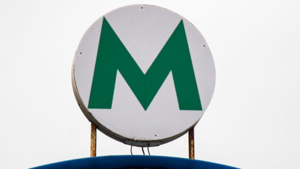 вестибюль станції метро Чернігівська відновив роботу після тимчасового закриття