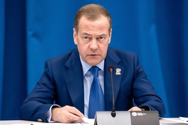 Медведєв висловлюється про мовну політику України на тлі триваючого конфлікту