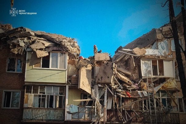Удар по Прилуках: ракета влучила у житловий будинок, зруйнувавши частину споруди